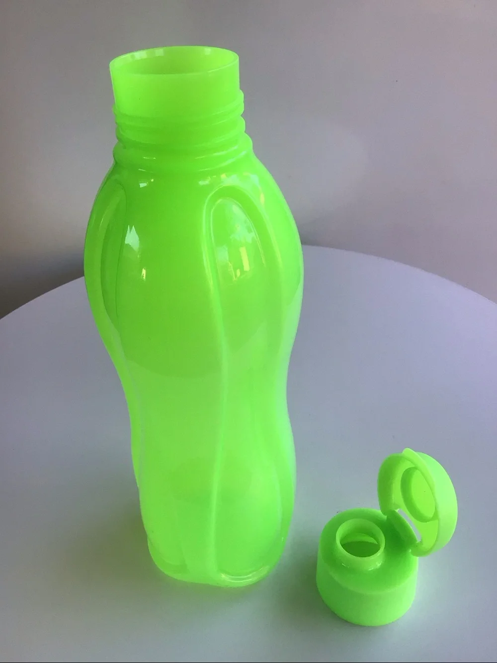 Tupperware lime neon green water bottle